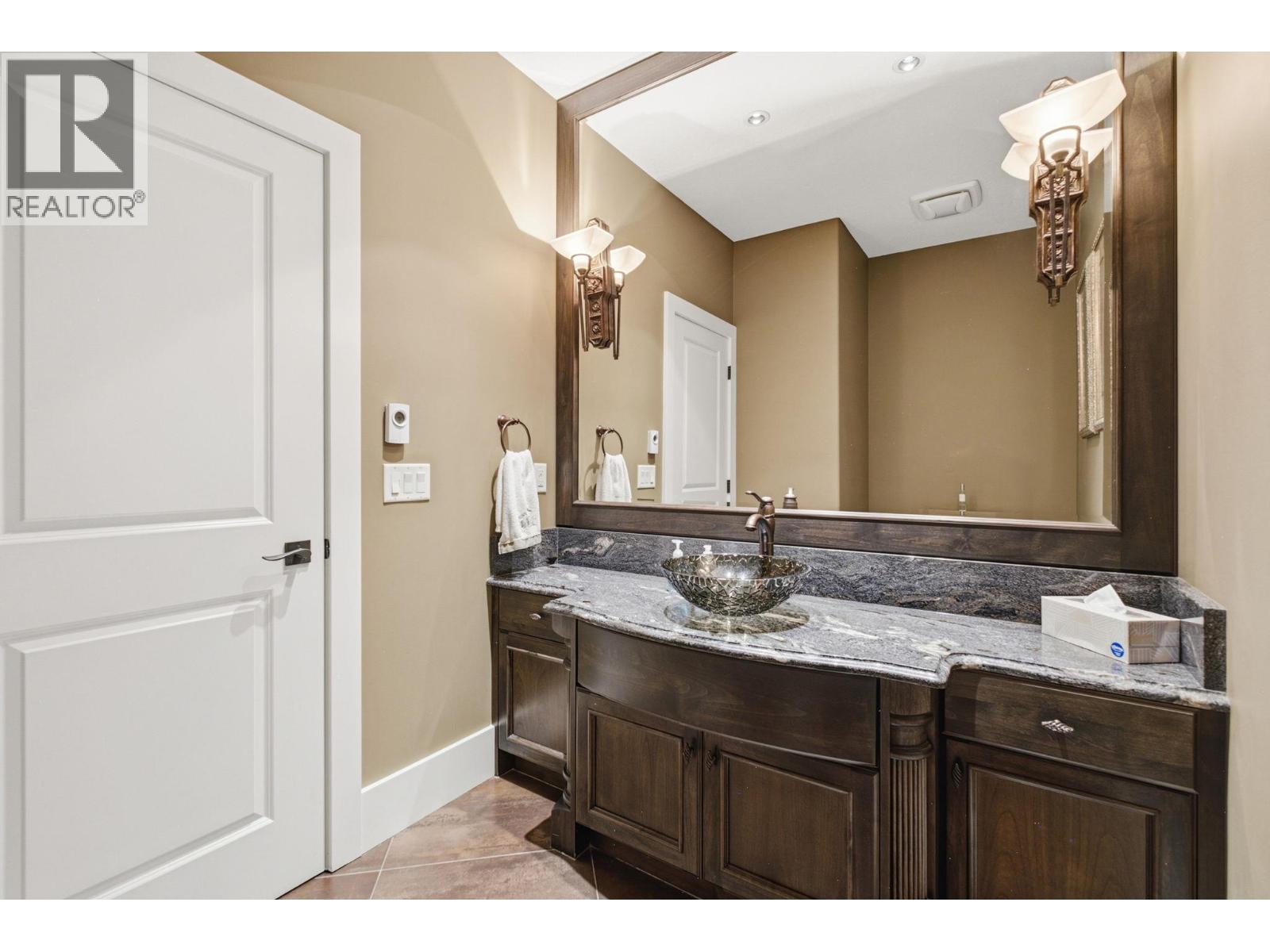 2109 Capistrano Drive, Kelowna, British Columbia  V1V 2N1 - Photo 38 - 10393633