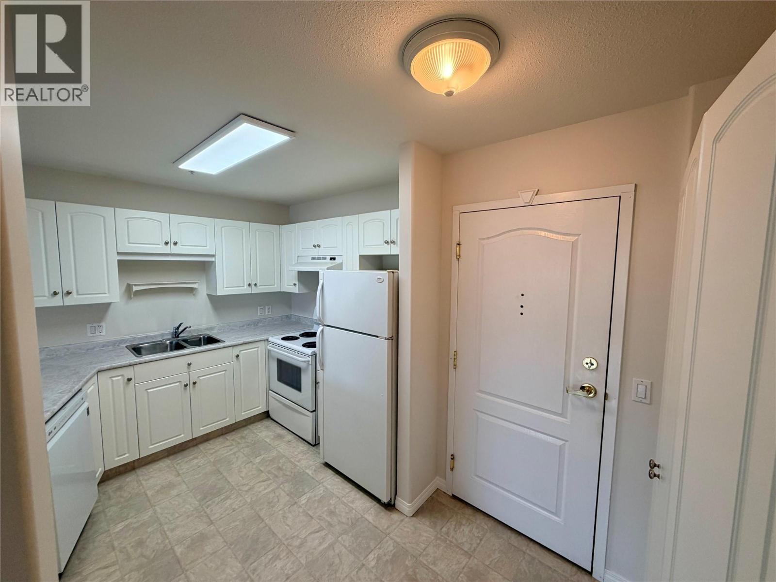 11001 13 Street Unit# 204, Dawson Creek, British Columbia  V1G 4Z8 - Photo 2 - 10393839