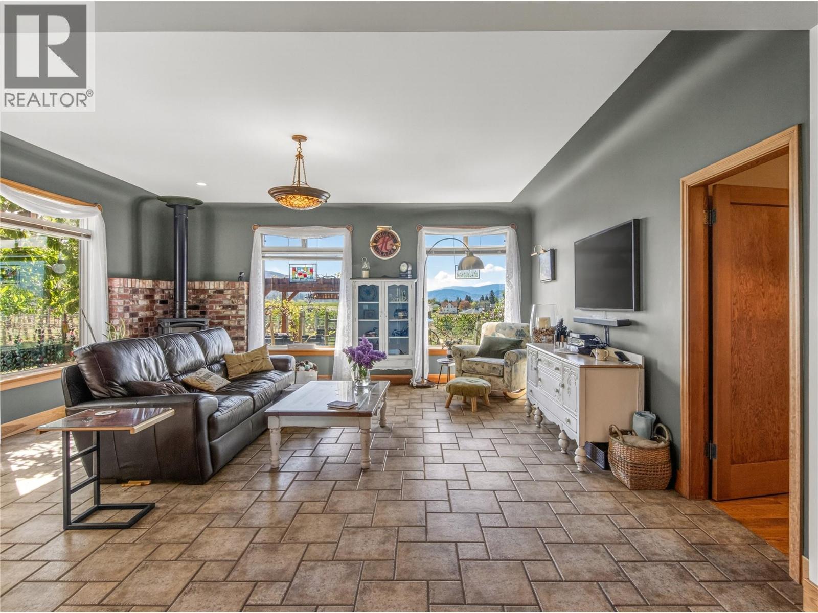 350 Middle Bench Road, Penticton, British Columbia  V2A 8S5 - Photo 15 - 10393835