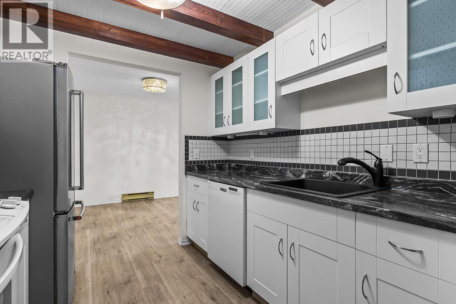 1450 Bertram Street Unit# 319, Kelowna, British Columbia  V1Y 8R9 - Photo 4 - 10392554