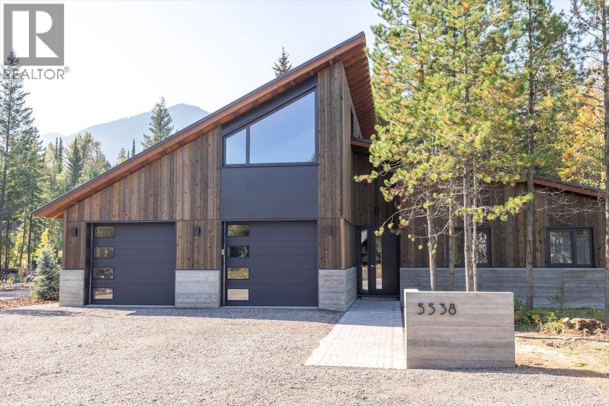 5538 Currie Bowl Way, Fernie, British Columbia  V0B 1M6 - Photo 3 - 10393817