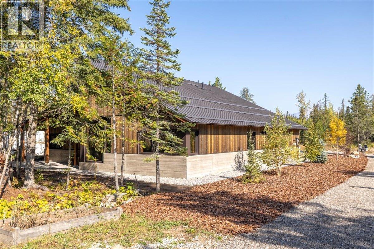 5538 Currie Bowl Way, Fernie, British Columbia  V0B 1M6 - Photo 5 - 10393817