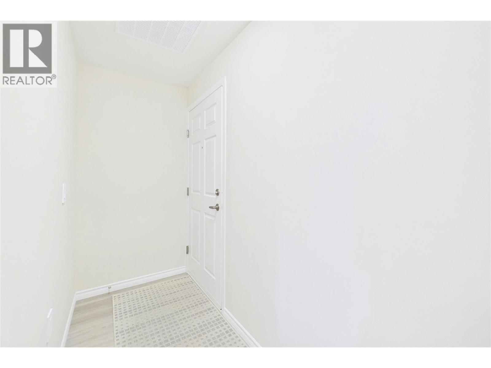 3362 Skaha Lake Road Unit# 701, Penticton, British Columbia  V2A 0J4 - Photo 3 - 10393878