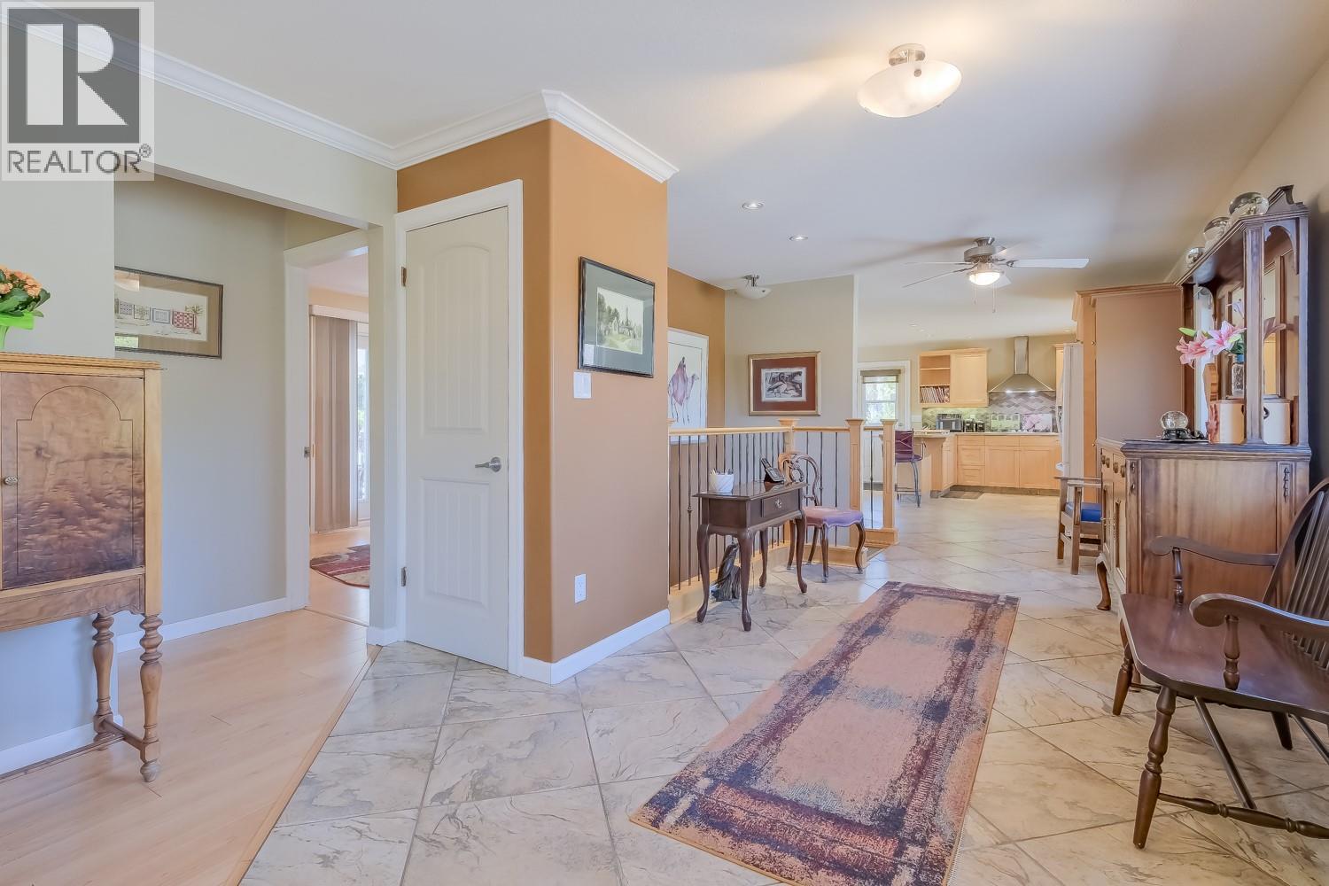709 Bartlett Drive, Penticton, British Columbia  V2A 7K8 - Photo 4 - 10393882