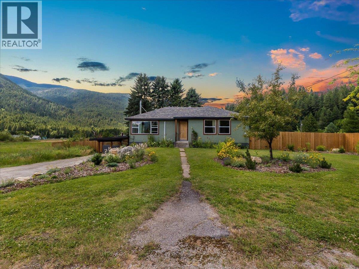 3177 Slocan Park Road, Slocan Park, British Columbia  V0G 2E0 - Photo 1 - 10393346