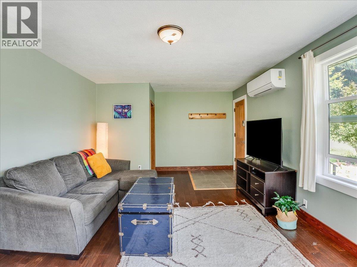 3177 Slocan Park Road, Slocan Park, British Columbia  V0G 2E0 - Photo 10 - 10393346
