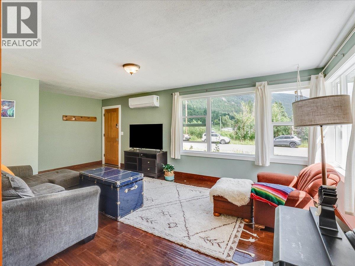 3177 Slocan Park Road, Slocan Park, British Columbia  V0G 2E0 - Photo 11 - 10393346