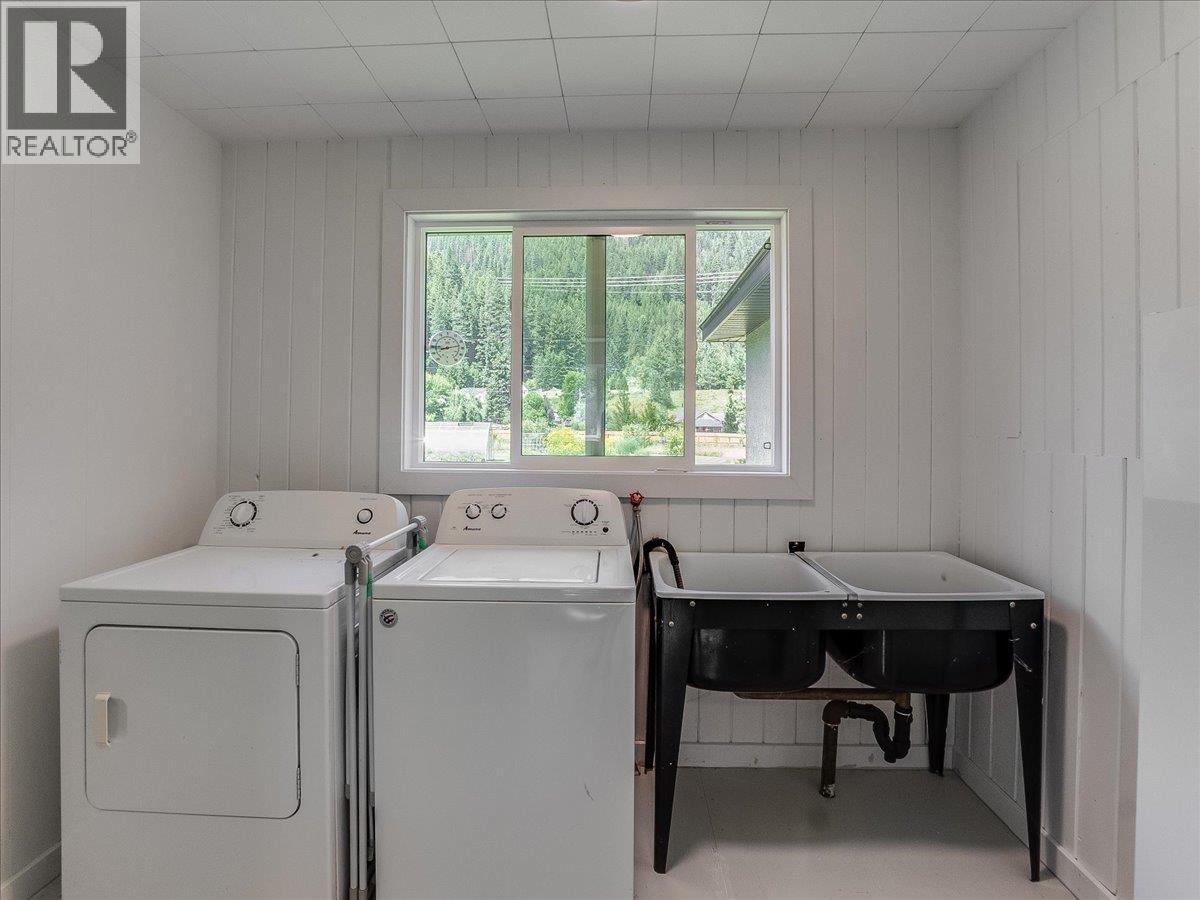 3177 Slocan Park Road, Slocan Park, British Columbia  V0G 2E0 - Photo 26 - 10393346