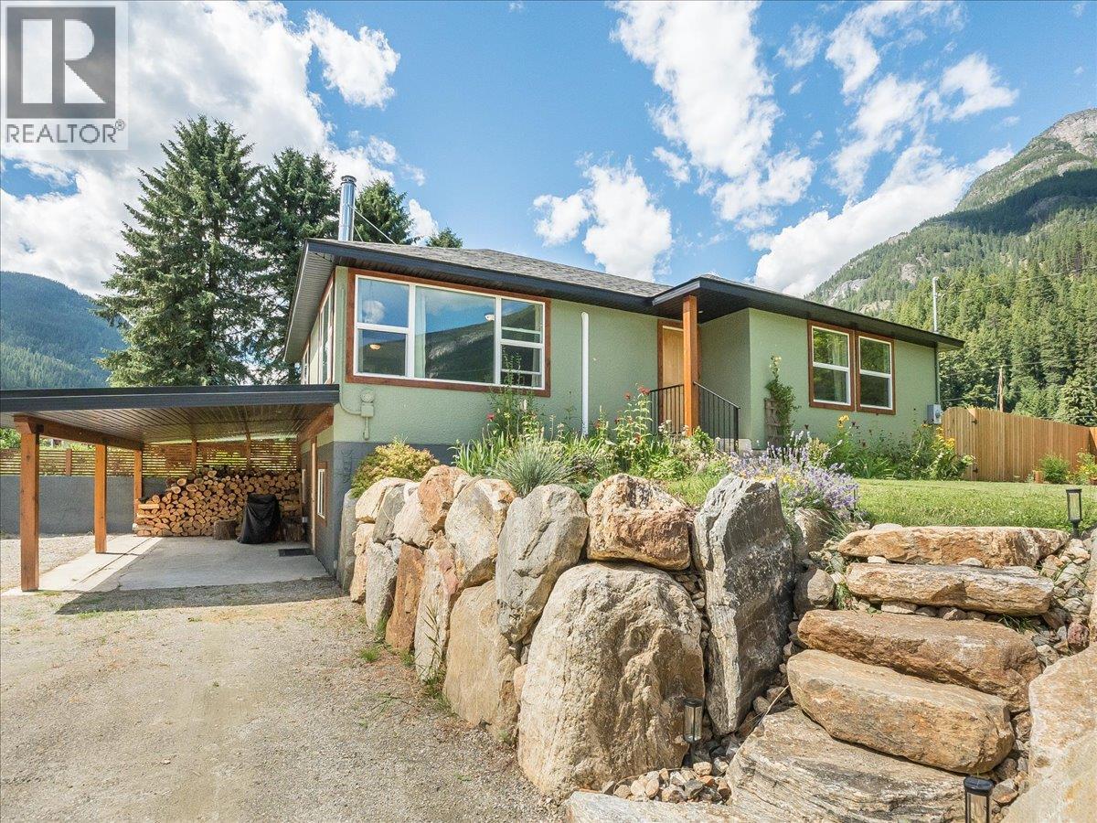 3177 Slocan Park Road, Slocan Park, British Columbia  V0G 2E0 - Photo 3 - 10393346
