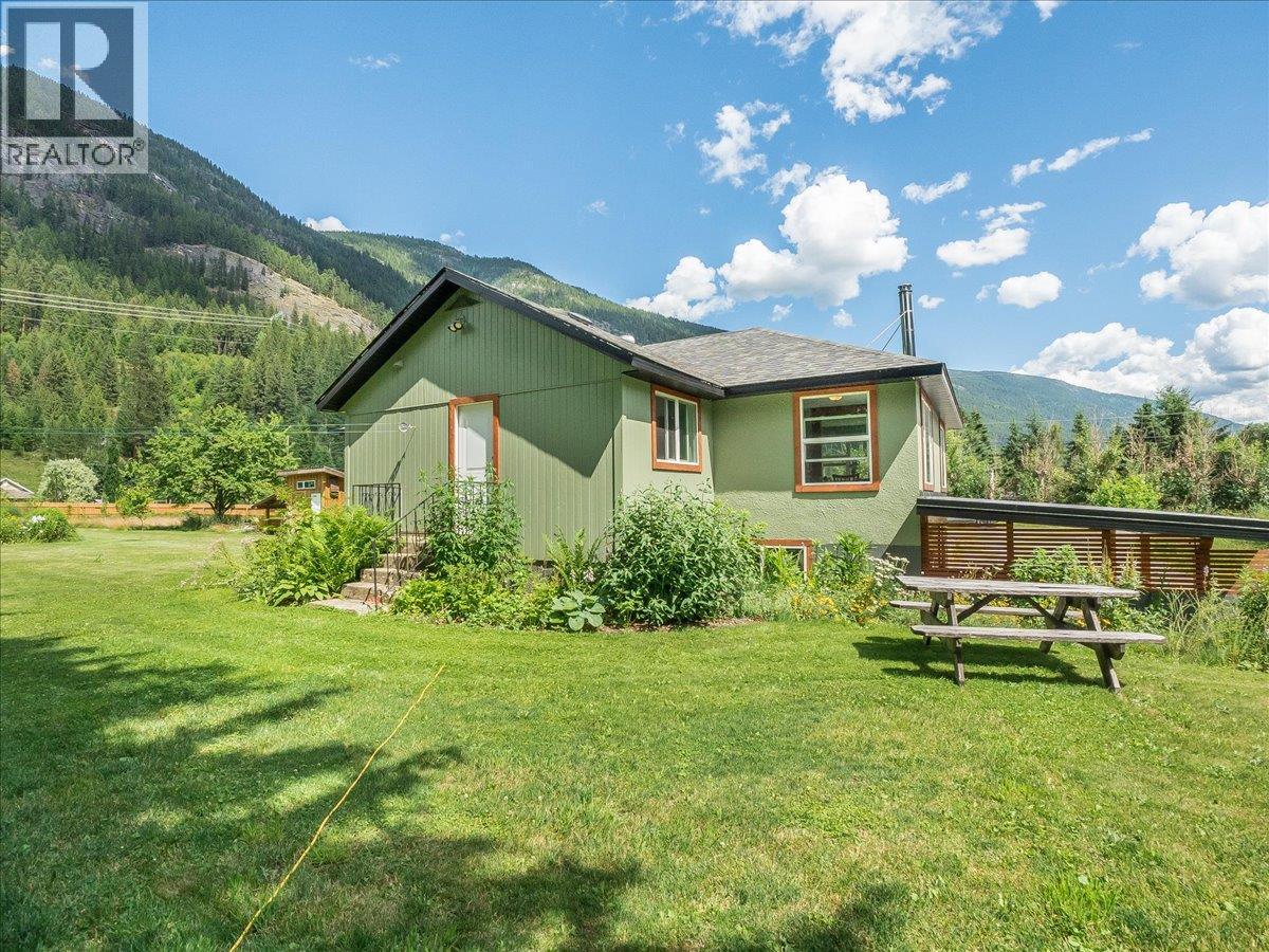 3177 Slocan Park Road, Slocan Park, British Columbia  V0G 2E0 - Photo 32 - 10393346
