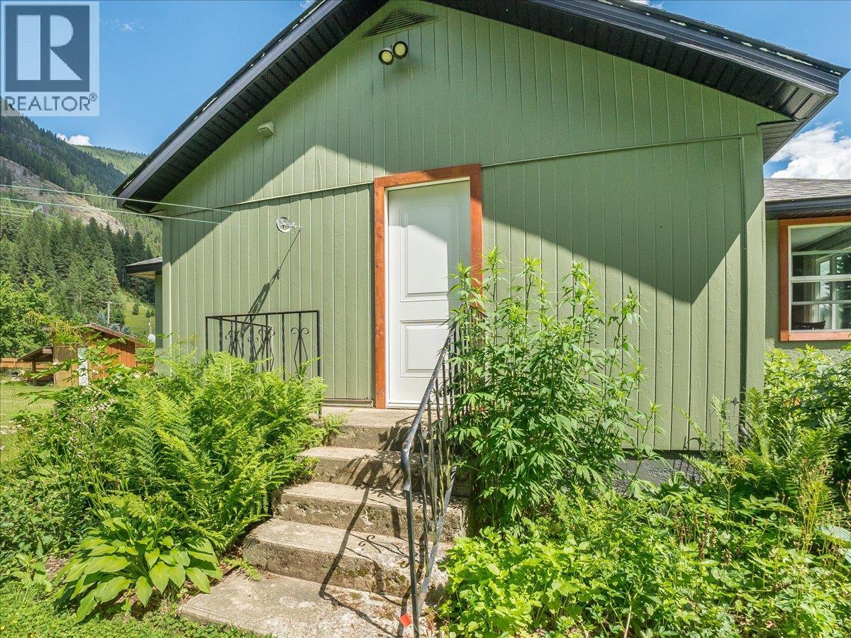 3177 Slocan Park Road, Slocan Park, British Columbia  V0G 2E0 - Photo 35 - 10393346