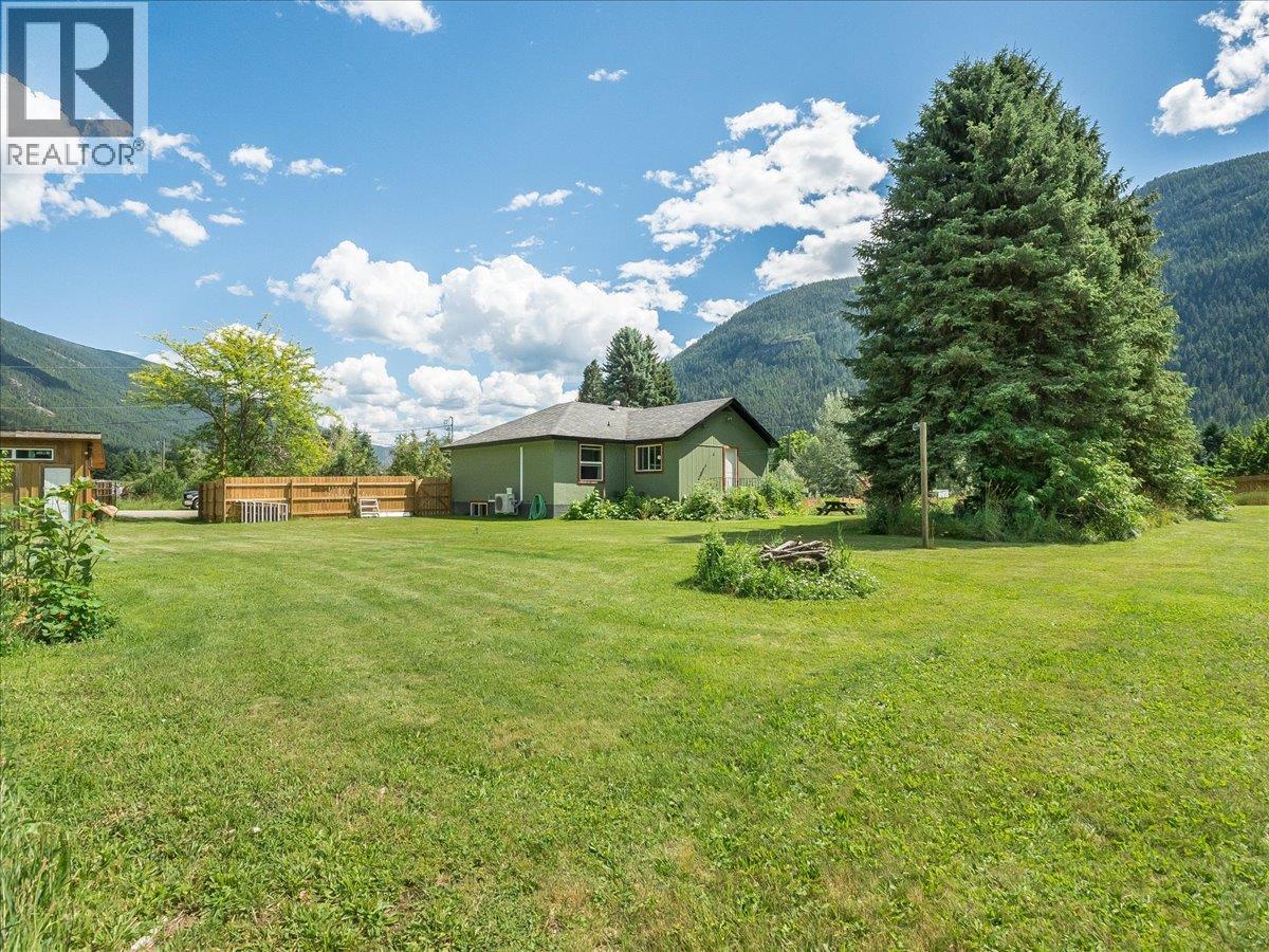 3177 Slocan Park Road, Slocan Park, British Columbia  V0G 2E0 - Photo 37 - 10393346