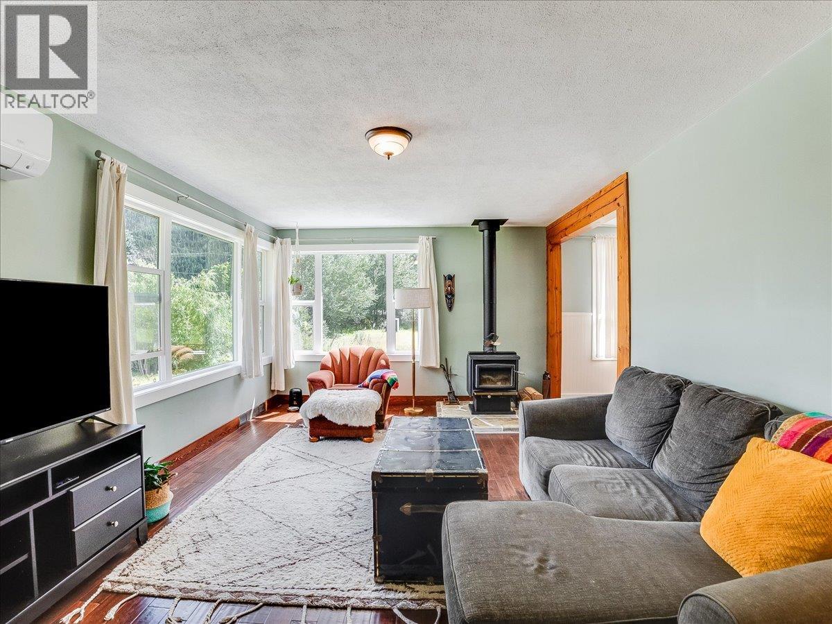 3177 Slocan Park Road, Slocan Park, British Columbia  V0G 2E0 - Photo 5 - 10393346