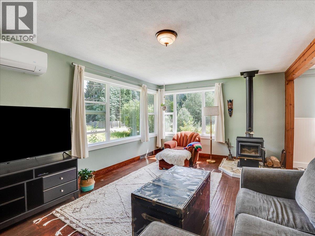 3177 Slocan Park Road, Slocan Park, British Columbia  V0G 2E0 - Photo 6 - 10393346
