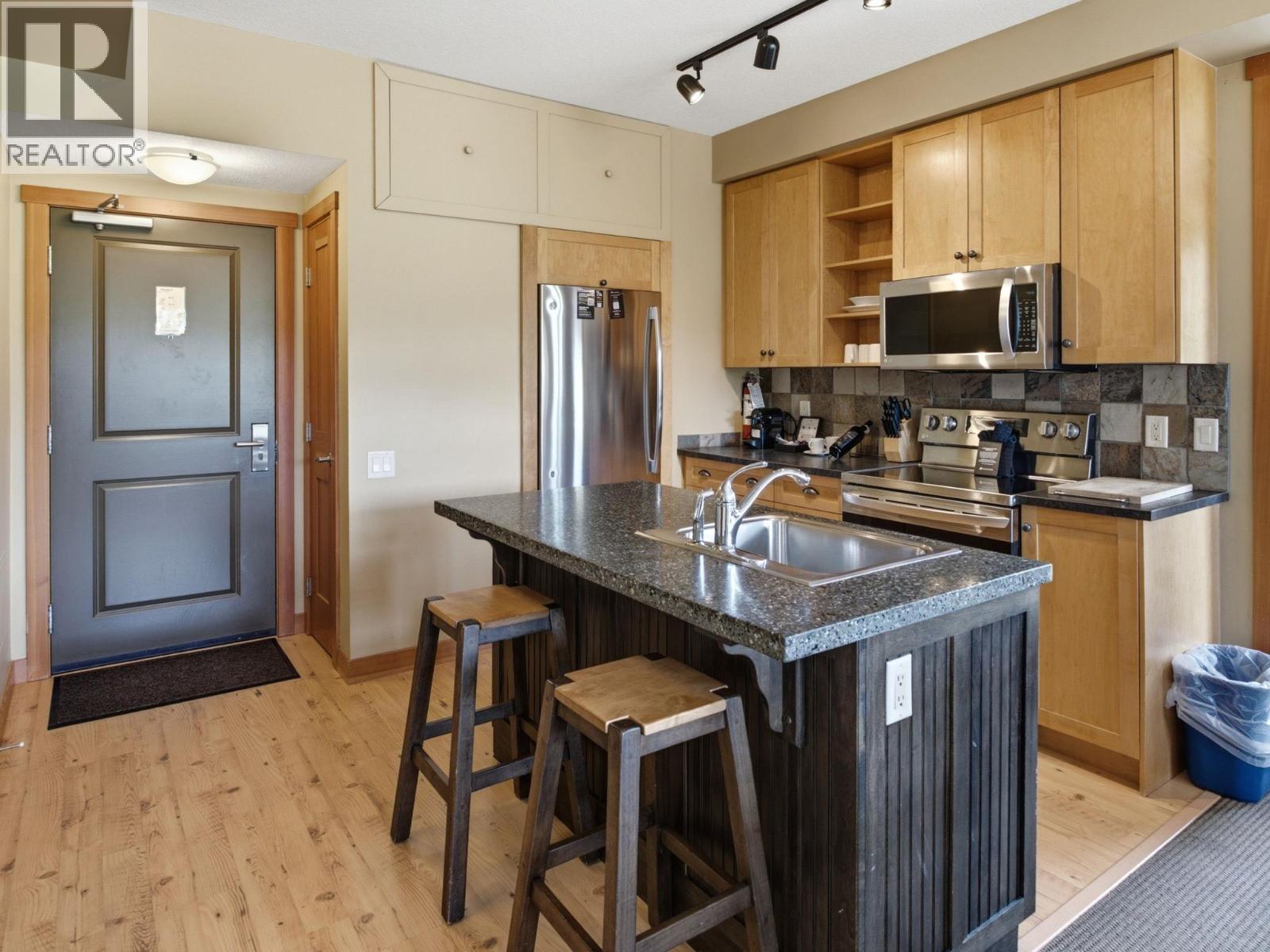 105 Village Center Court Unit# 226, Vernon, British Columbia  V1H 1Y8 - Photo 4 - 10393383