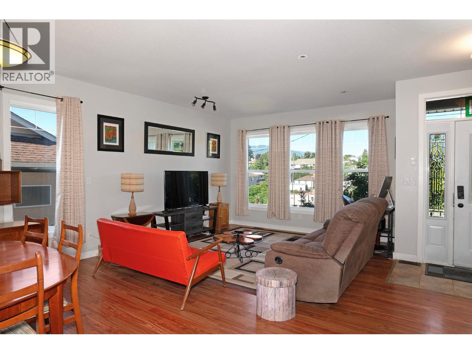 608 16th  N Avenue, Creston, British Columbia  V0B 1G5 - Photo 5 - 10393854