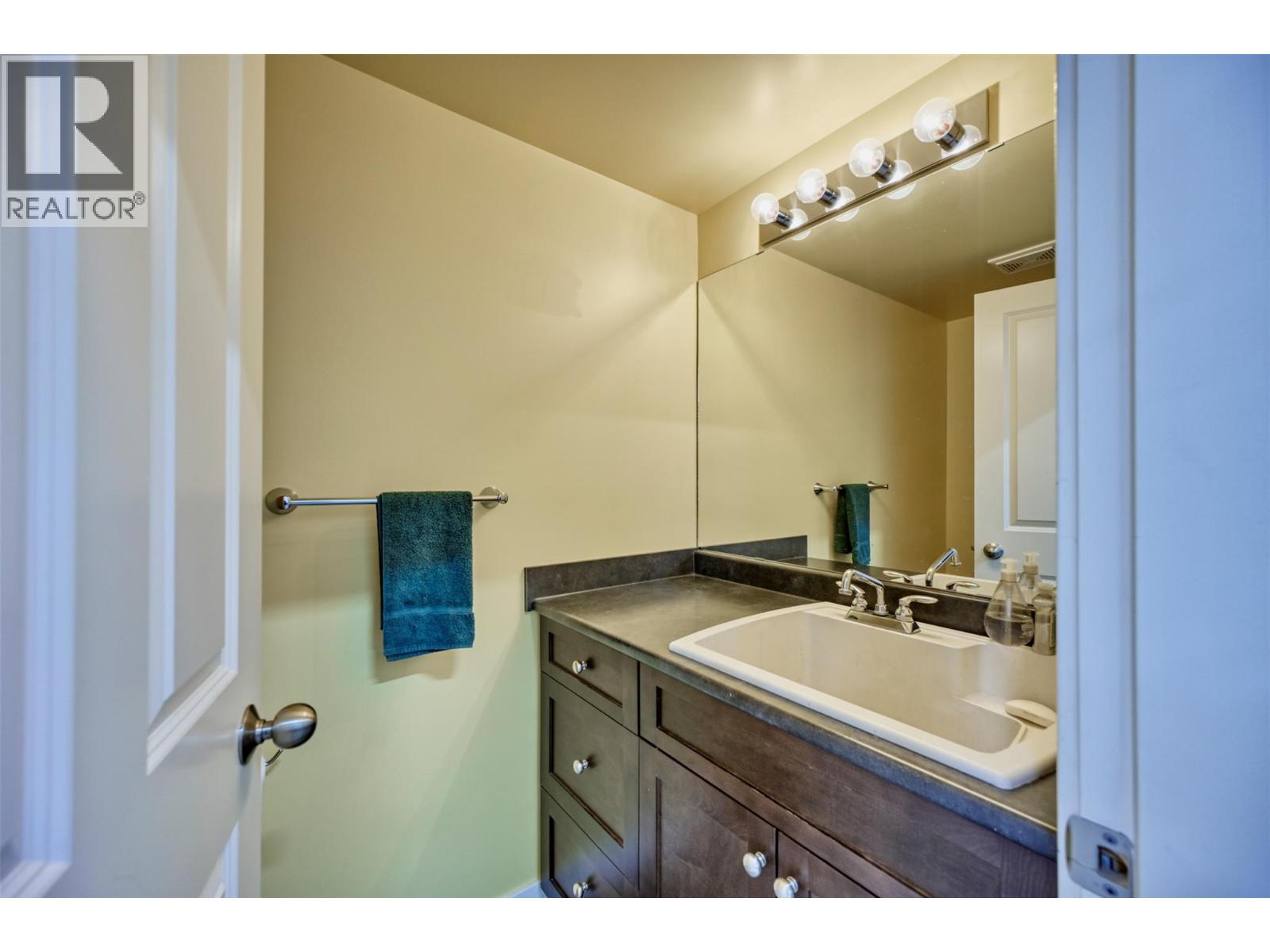5803 Lakeshore Drive Unit# 10, Osoyoos, British Columbia  V0H 1V6 - Photo 11 - 10393928