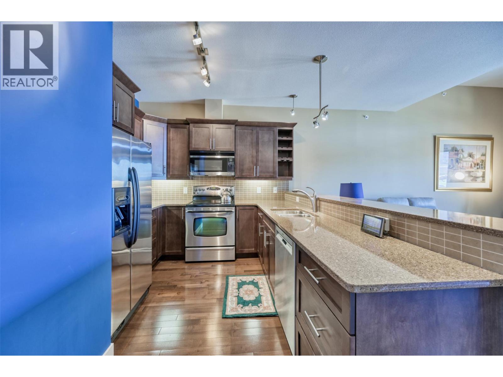 5803 Lakeshore Drive Unit# 10, Osoyoos, British Columbia  V0H 1V6 - Photo 2 - 10393928