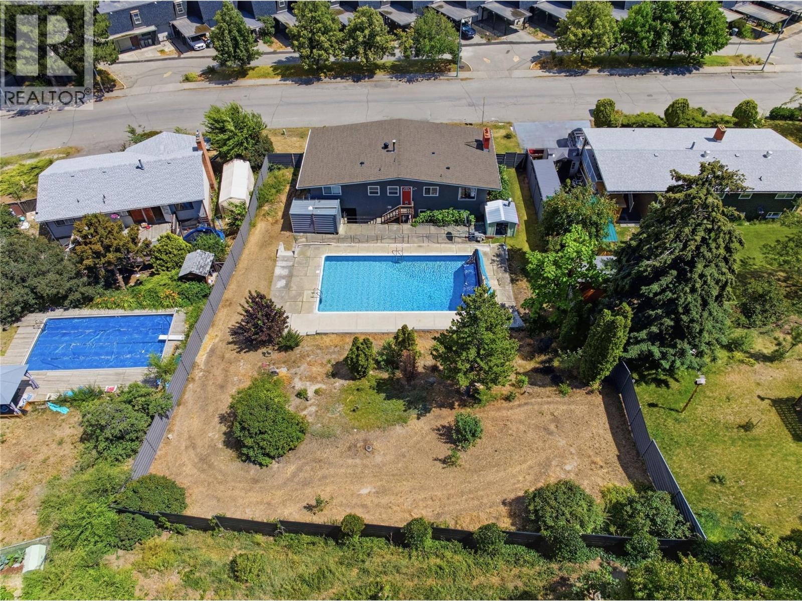 355 Pemberton Terrace, Kamloops, British Columbia  V2C 1T2 - Photo 2 - 10393950