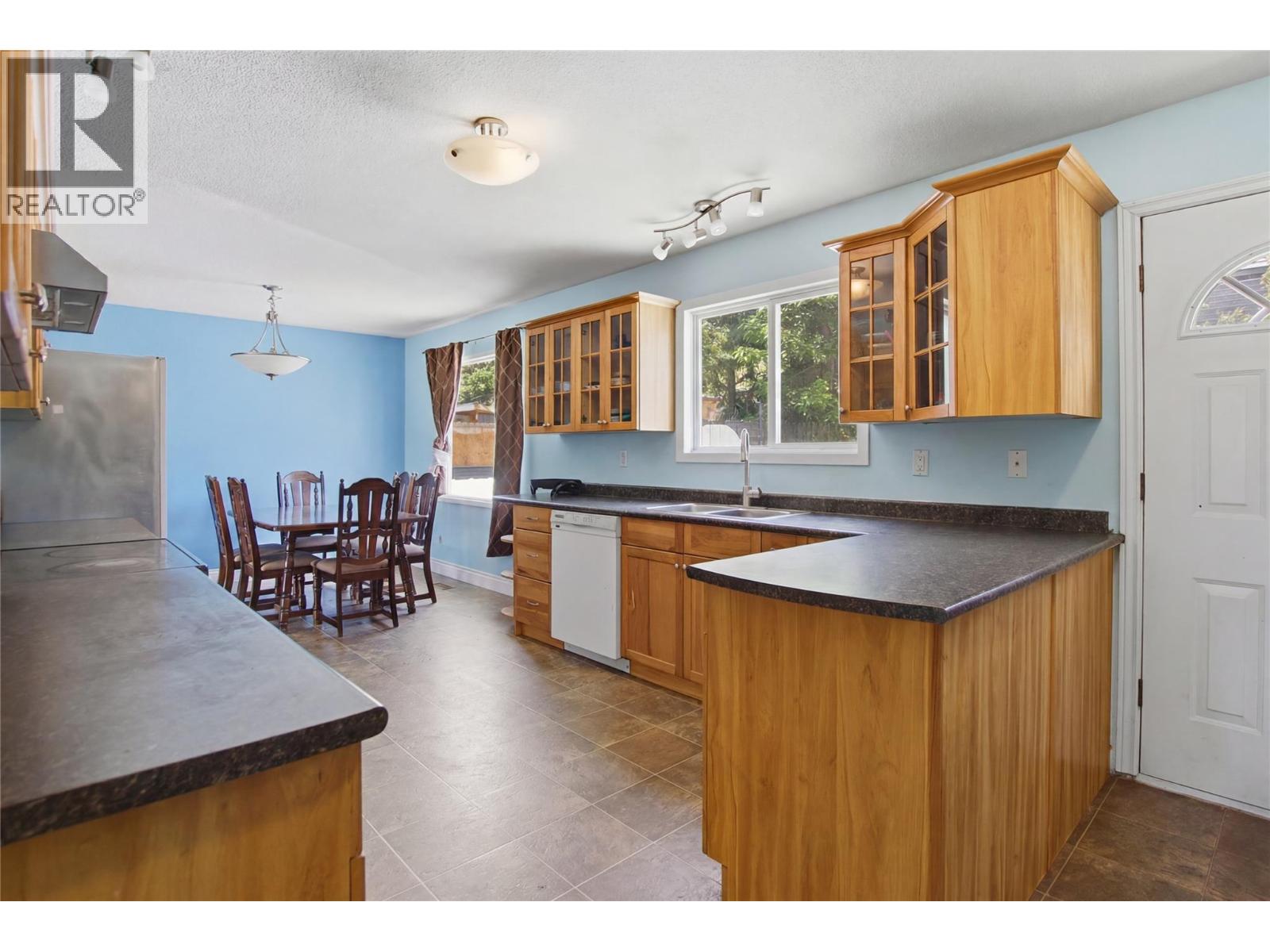355 Pemberton Terrace, Kamloops, British Columbia  V2C 1T2 - Photo 5 - 10393950