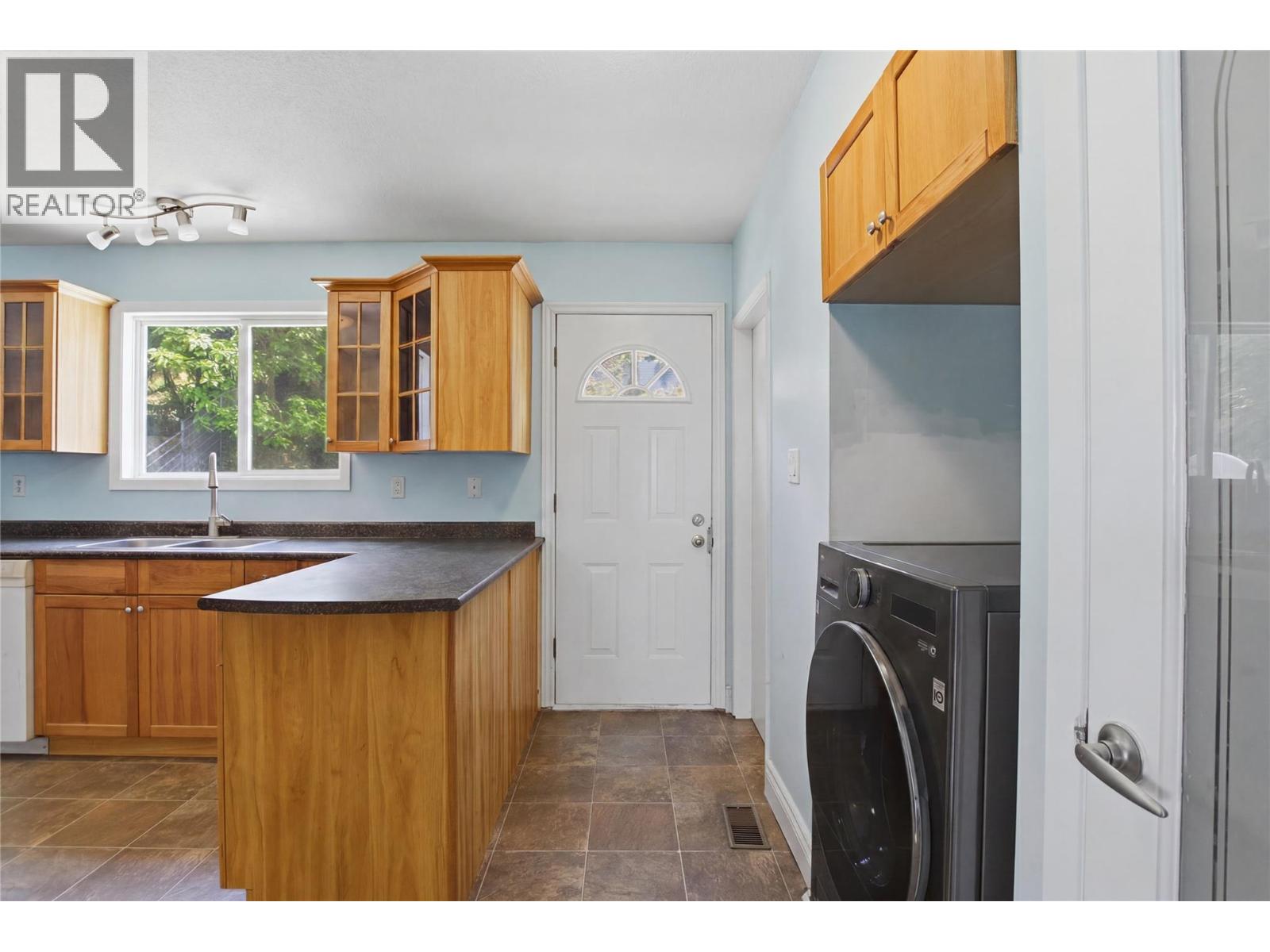 355 Pemberton Terrace, Kamloops, British Columbia  V2C 1T2 - Photo 7 - 10393950