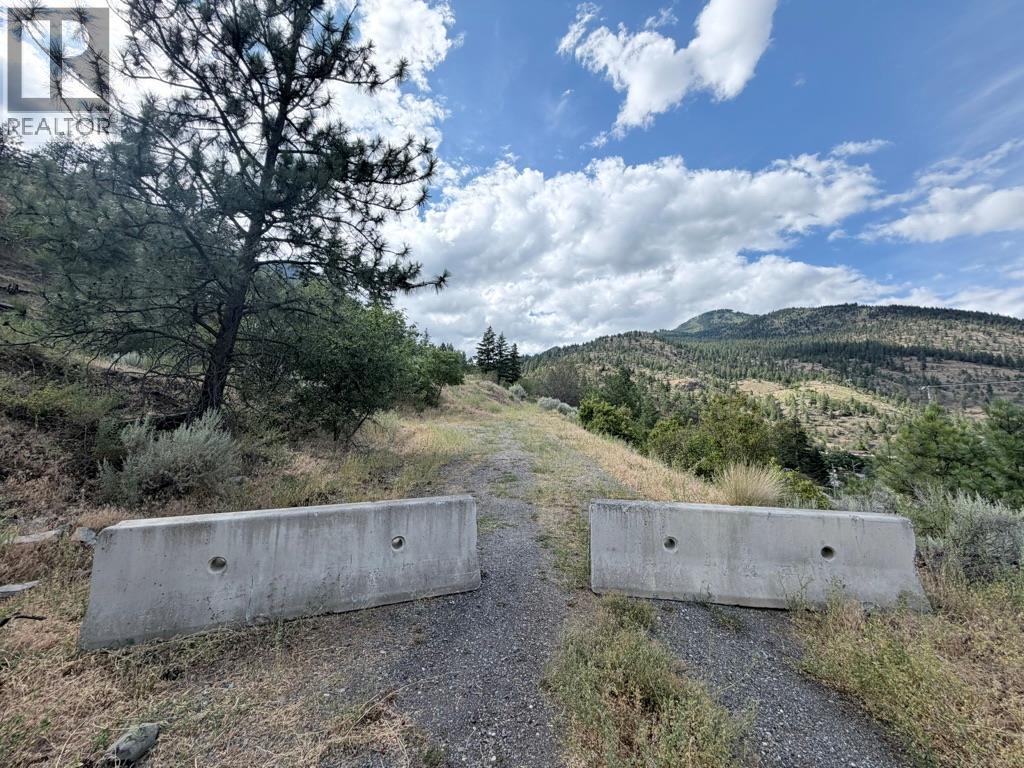 825 Columbia Street, Lillooet, British Columbia  V0K 1V0 - Photo 3 - 10393886