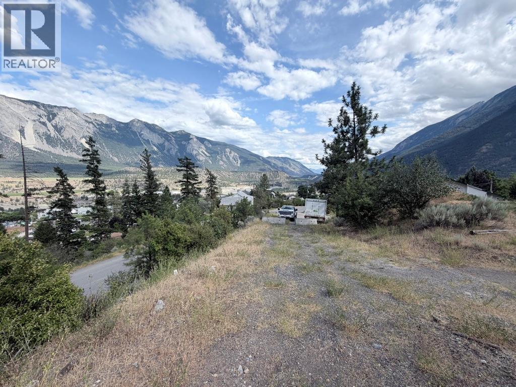 825 Columbia Street, Lillooet, British Columbia  V0K 1V0 - Photo 4 - 10393886