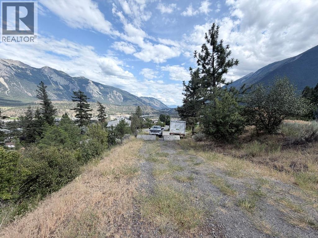 825 Columbia Street, Lillooet, British Columbia  V0K 1V0 - Photo 8 - 10393886