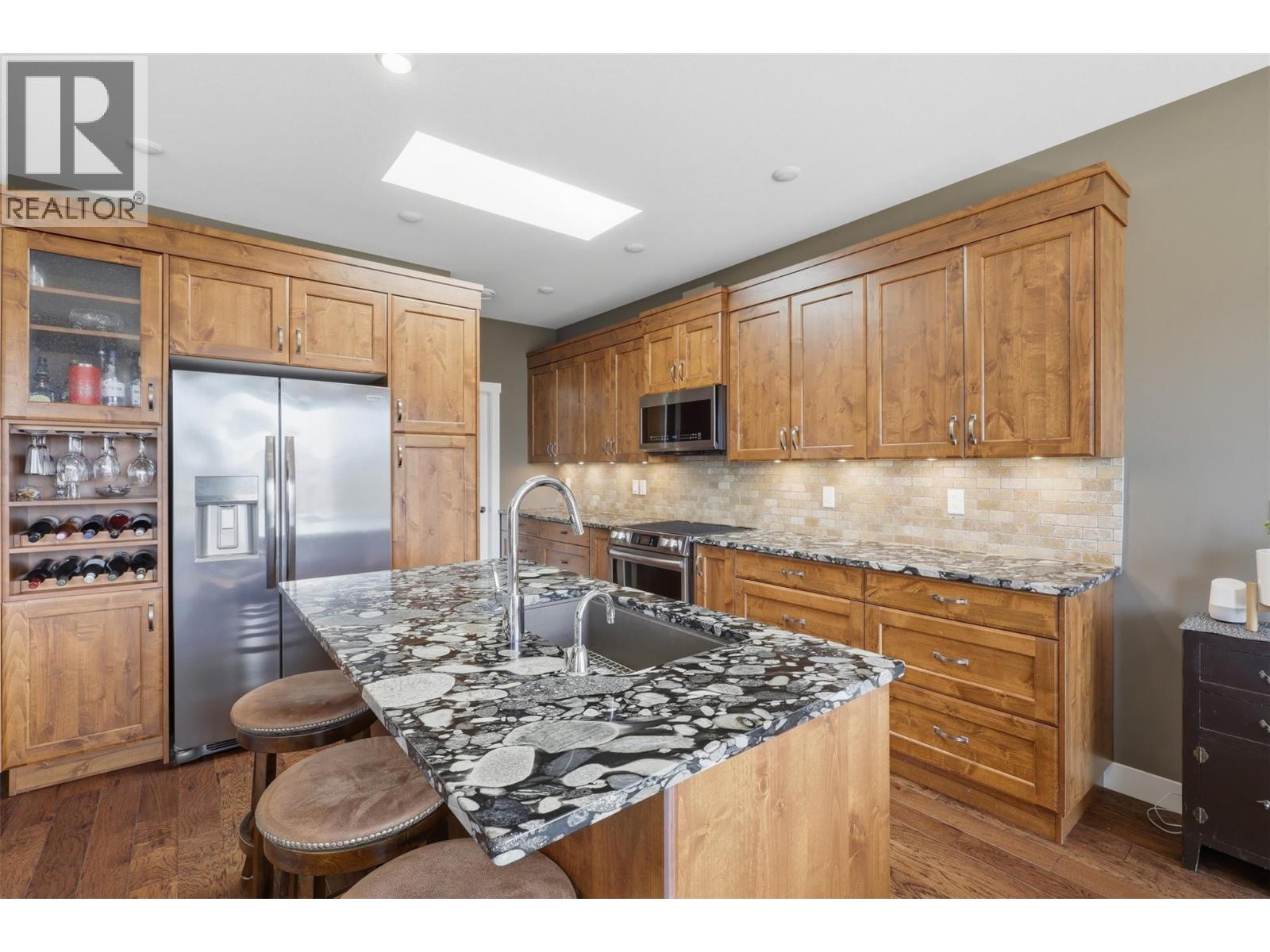 4006 Rio Vista Way, Kamloops, British Columbia  V2H 0E1 - Photo 11 - 10393832
