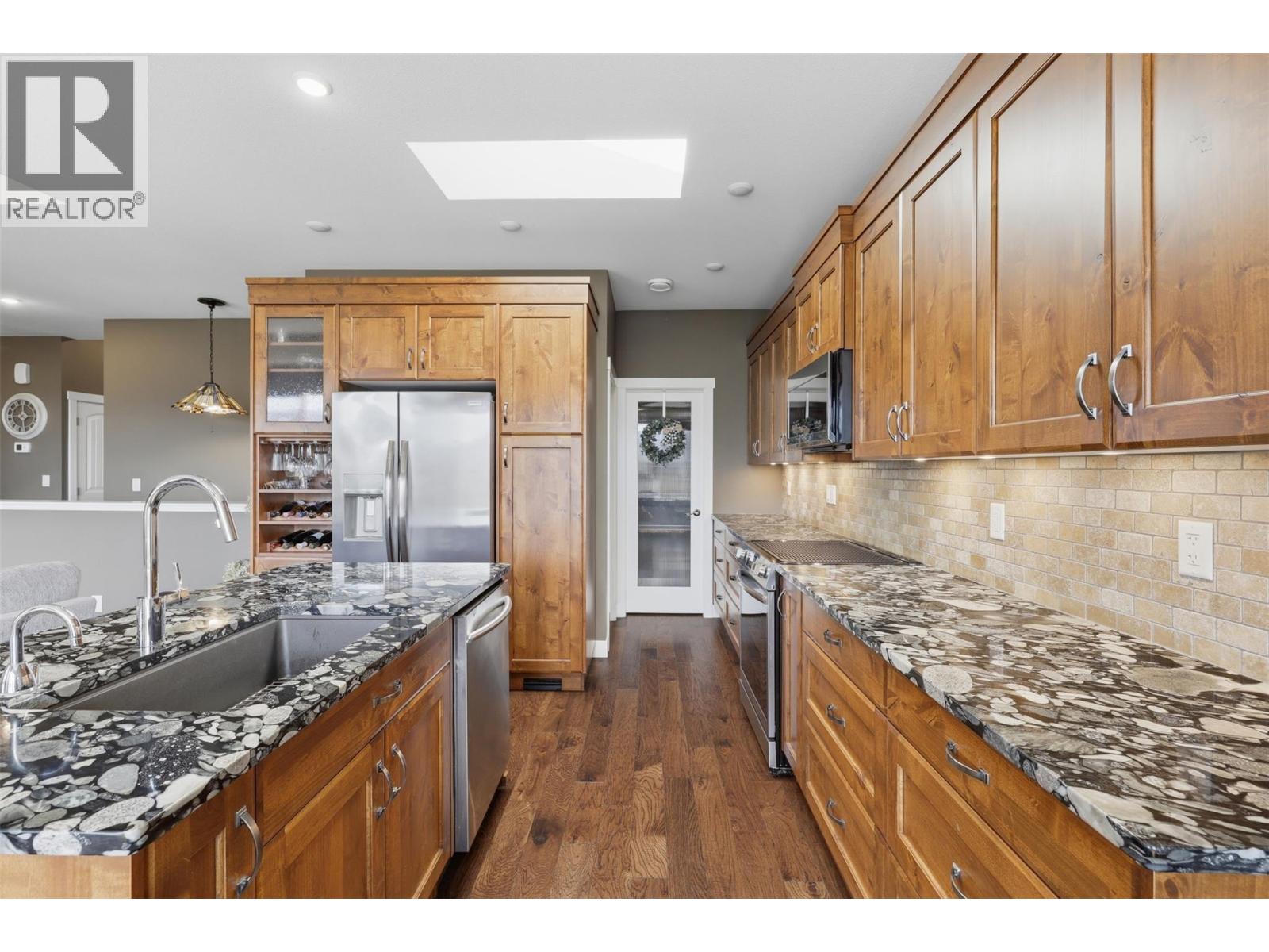 4006 Rio Vista Way, Kamloops, British Columbia  V2H 0E1 - Photo 13 - 10393832