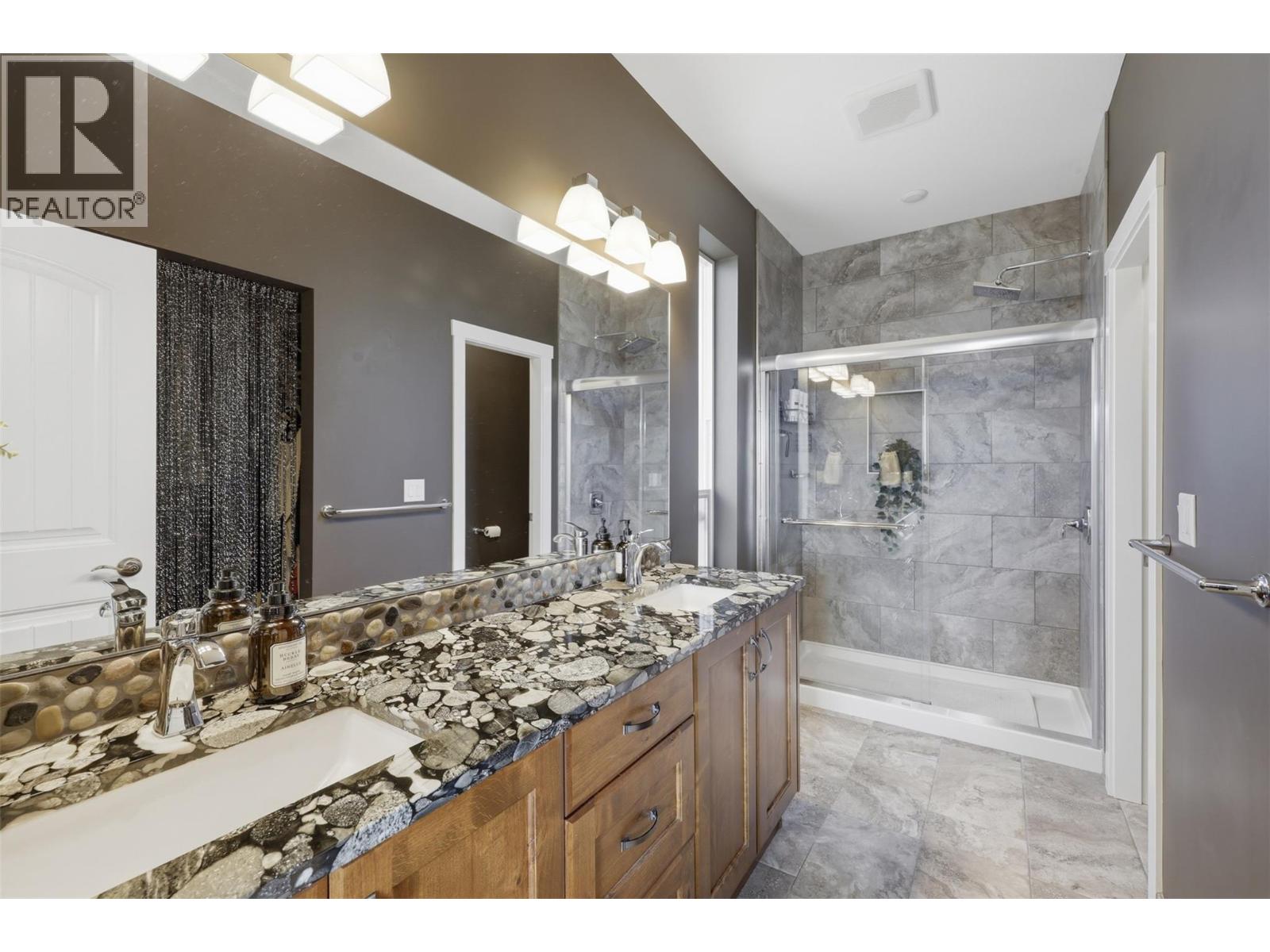 4006 Rio Vista Way, Kamloops, British Columbia  V2H 0E1 - Photo 27 - 10393832