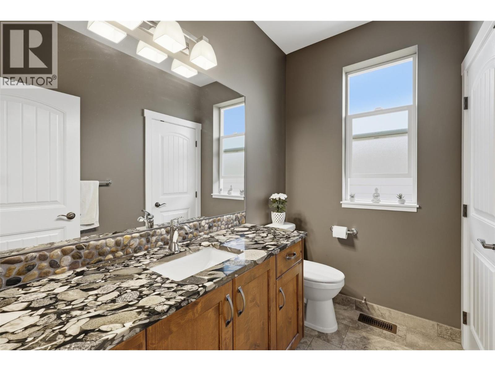 4006 Rio Vista Way, Kamloops, British Columbia  V2H 0E1 - Photo 32 - 10393832