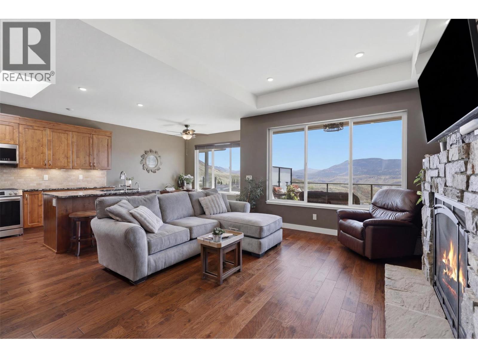 4006 Rio Vista Way, Kamloops, British Columbia  V2H 0E1 - Photo 5 - 10393832