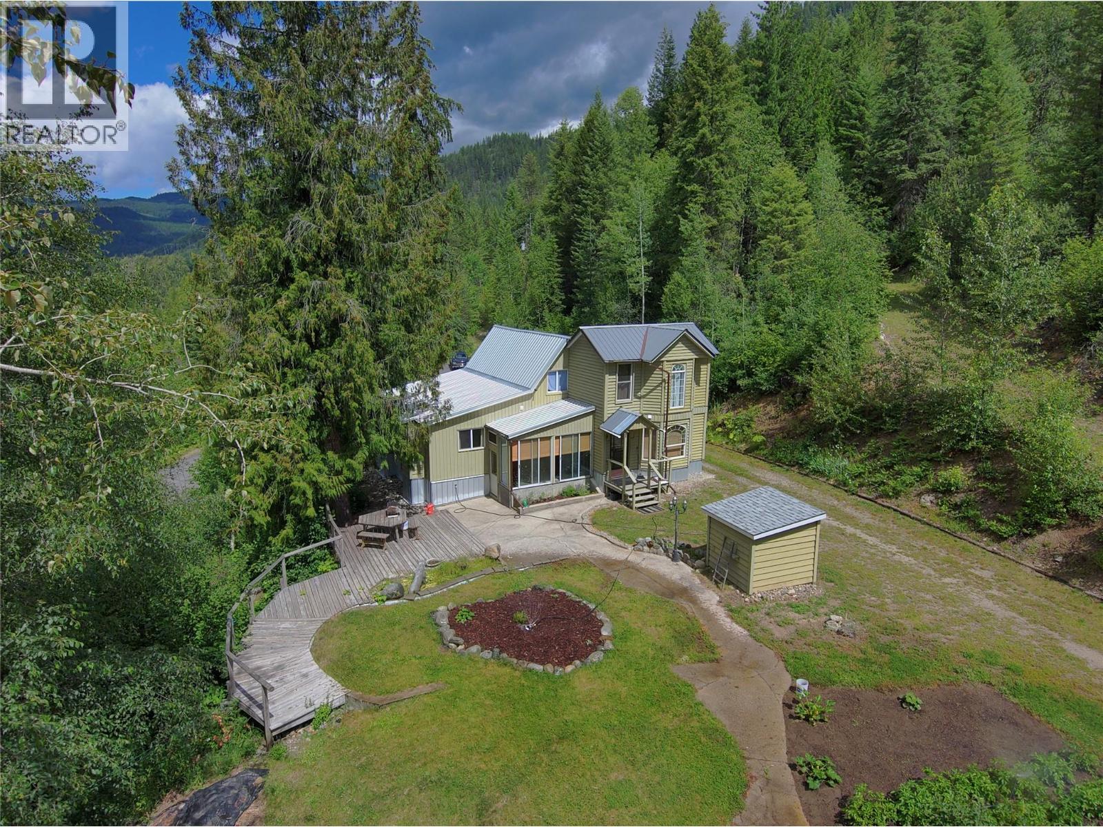 440 Hubscher Road, Ross Spur, British Columbia  V0G 1L0 - Photo 1 - 10394009