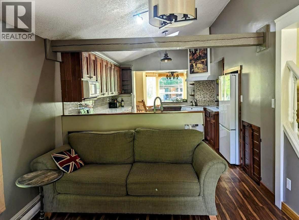 440 Hubscher Road, Ross Spur, British Columbia  V0G 1L0 - Photo 16 - 10394009