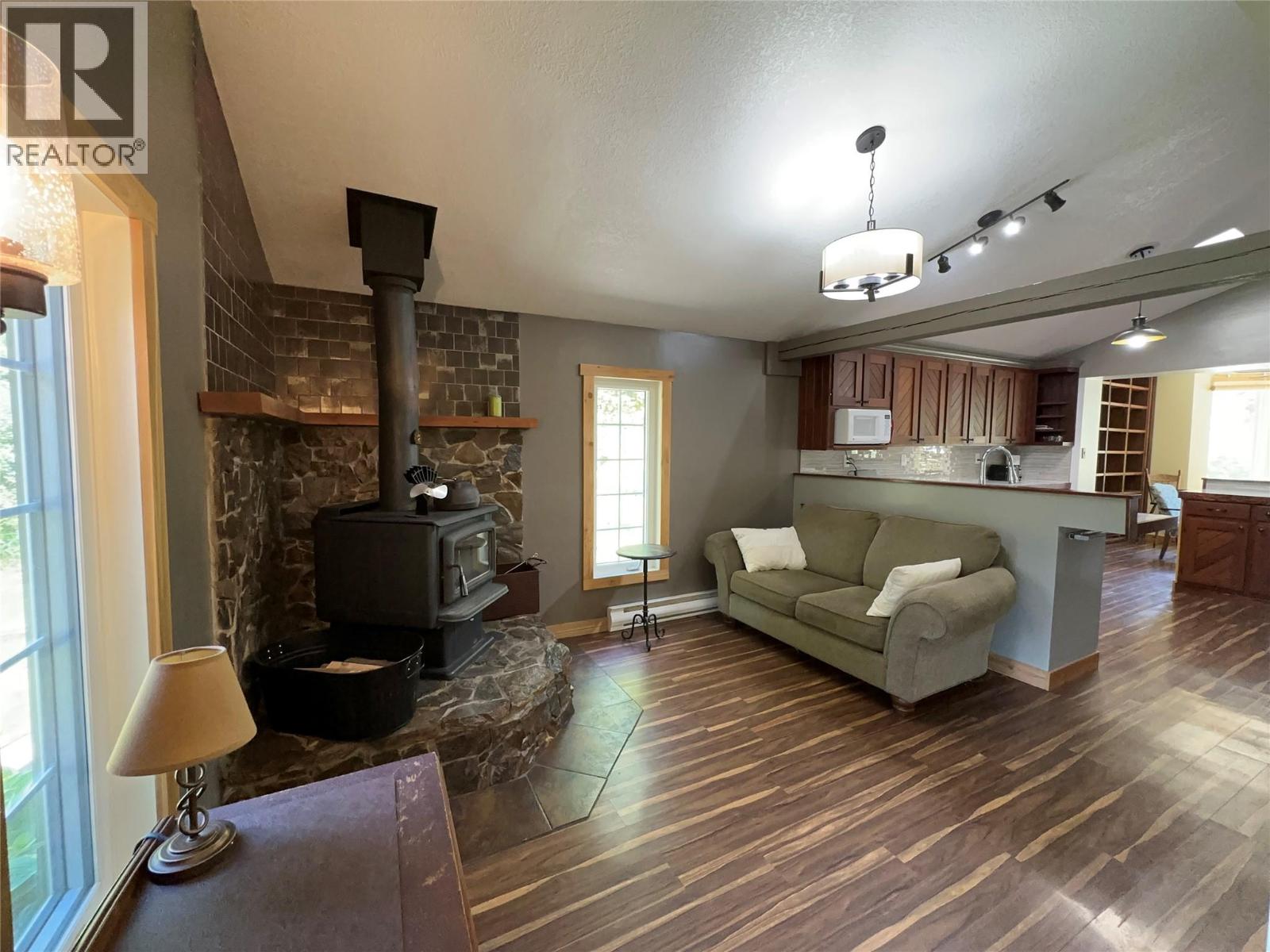 440 Hubscher Road, Ross Spur, British Columbia  V0G 1L0 - Photo 18 - 10394009