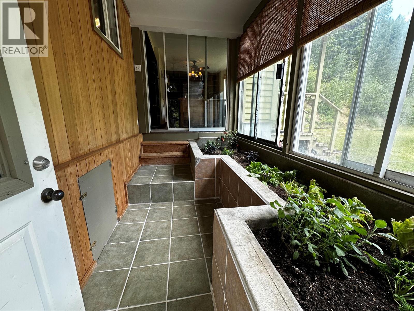 440 Hubscher Road, Ross Spur, British Columbia  V0G 1L0 - Photo 36 - 10394009