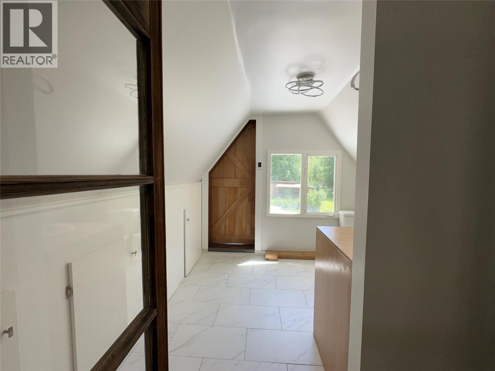 440 Hubscher Road, Ross Spur, British Columbia  V0G 1L0 - Photo 39 - 10394009