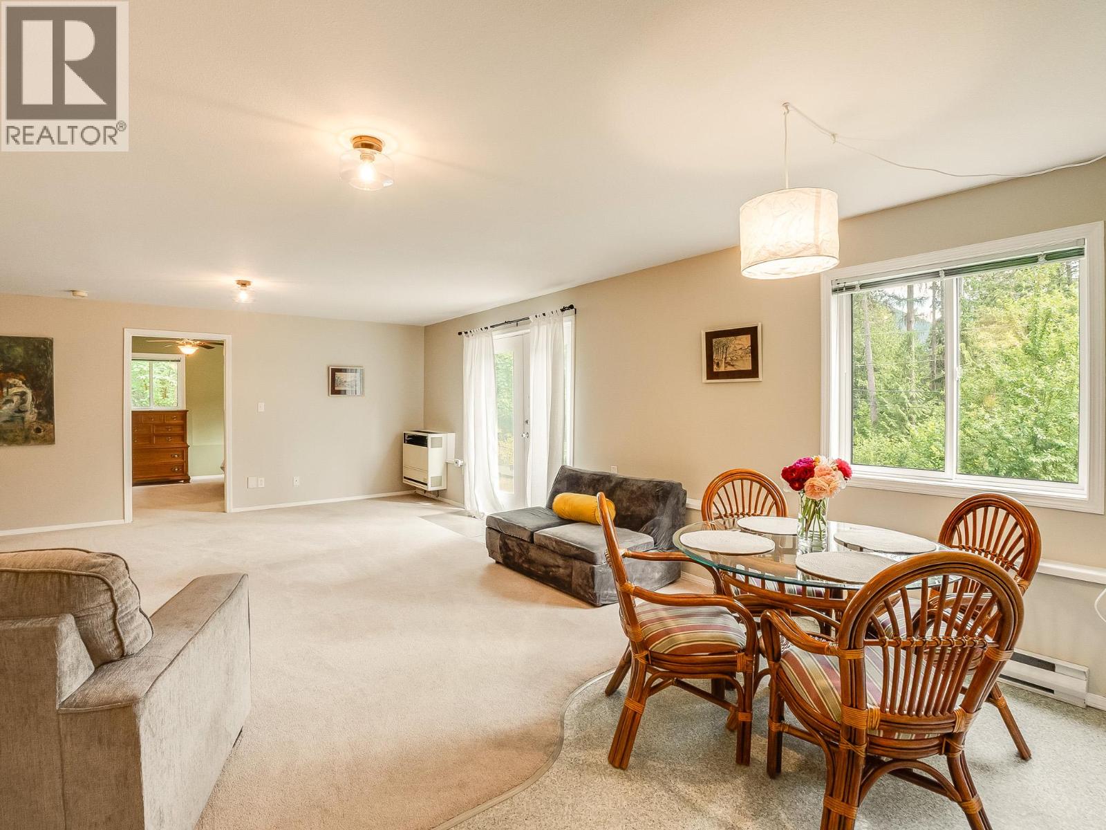 5648 Longbeach Road, Nelson, British Columbia  V1L 6N9 - Photo 14 - 10393326