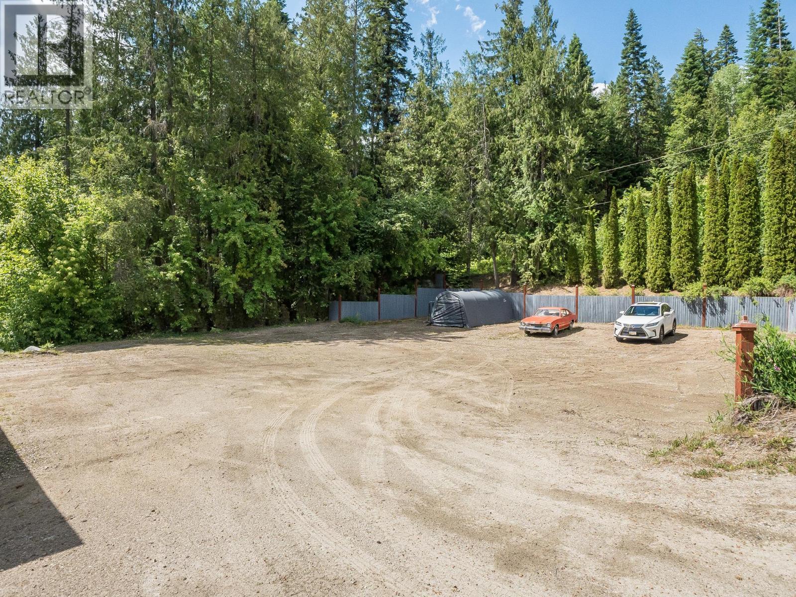 5648 Longbeach Road, Nelson, British Columbia  V1L 6N9 - Photo 4 - 10393326