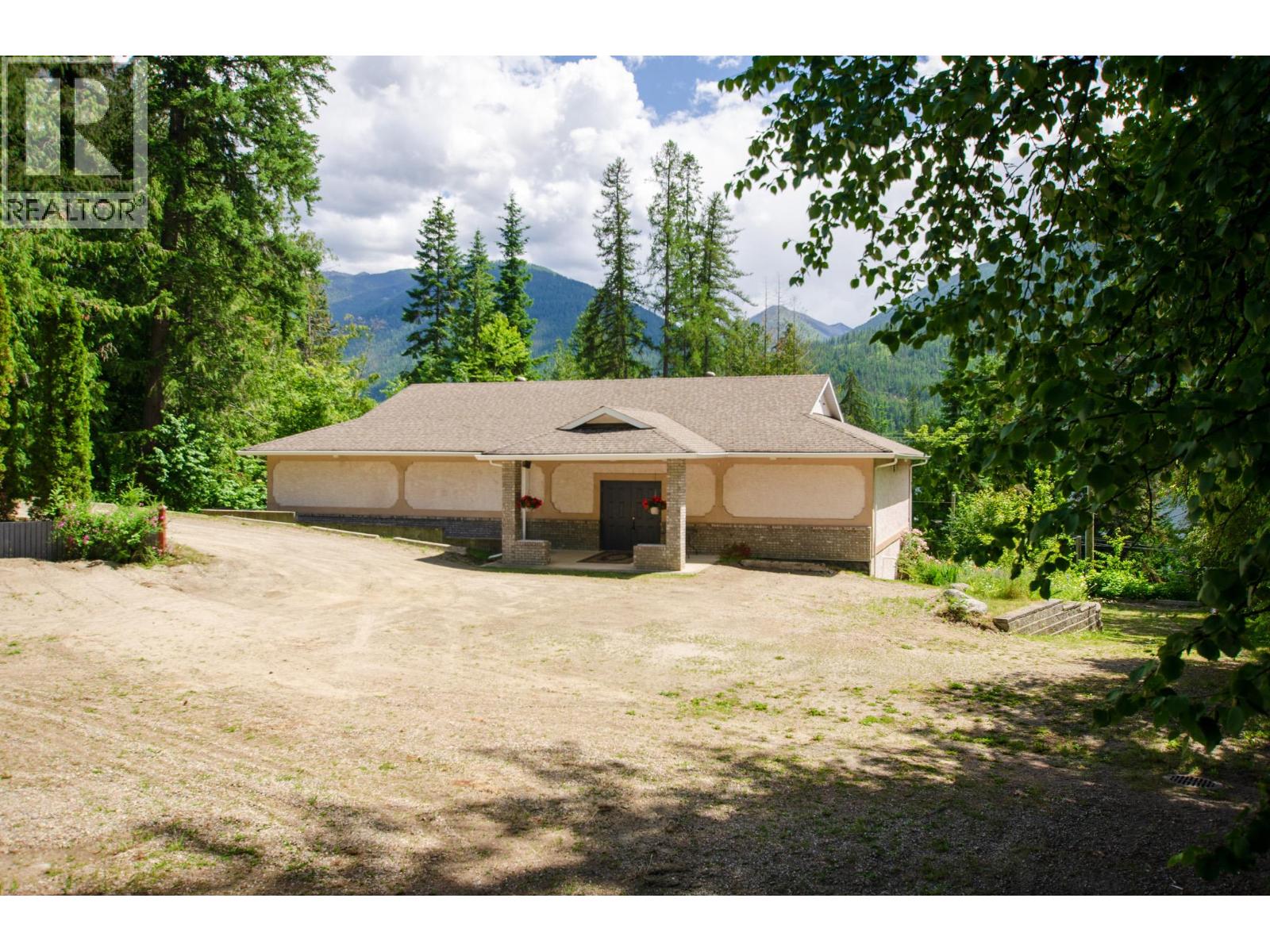 5648 Longbeach Road, Nelson, British Columbia  V1L 6N9 - Photo 61 - 10393326