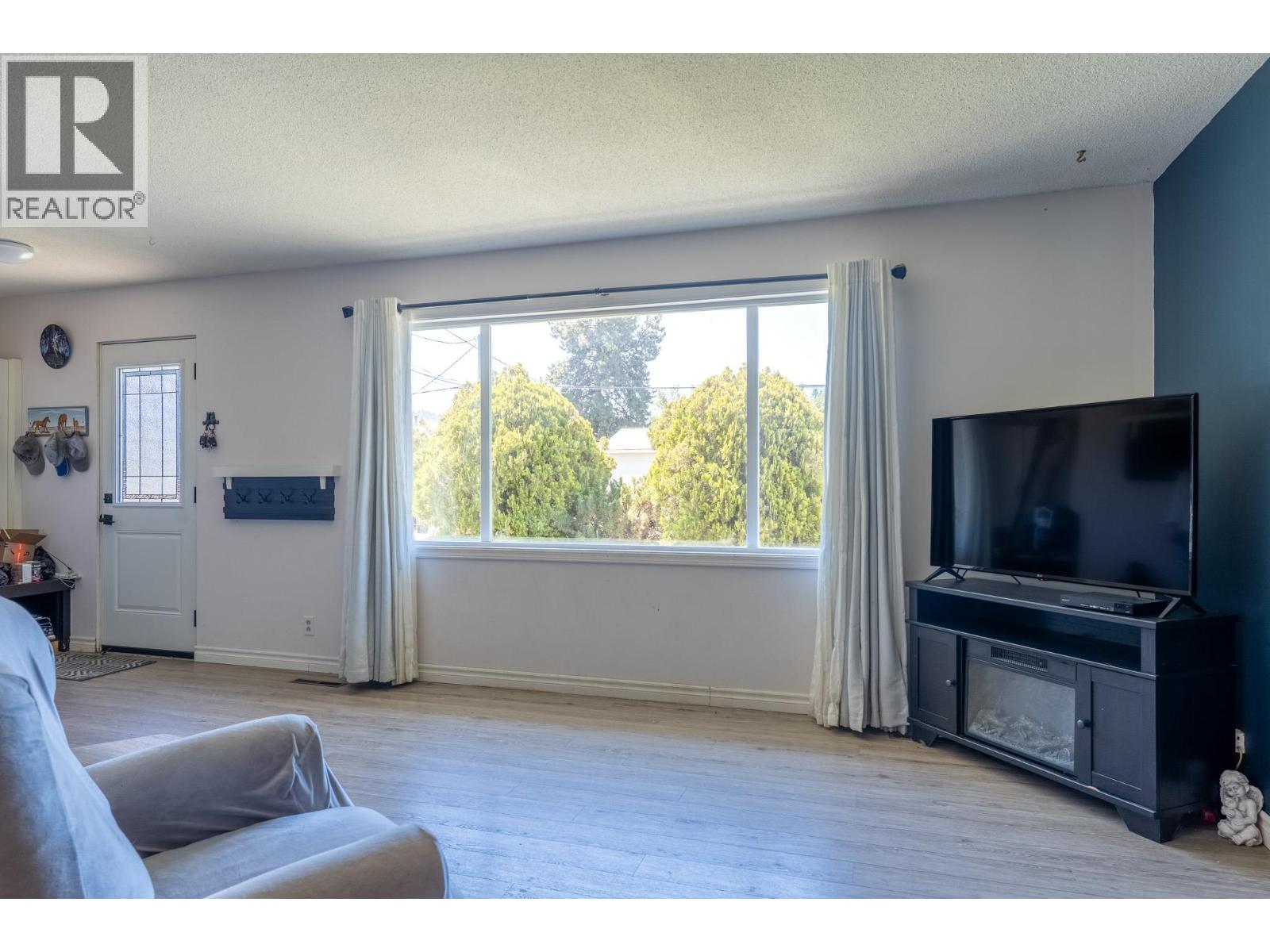 500 Mallach Road, Kelowna, British Columbia  V1X 2W8 - Photo 2 - 10392269