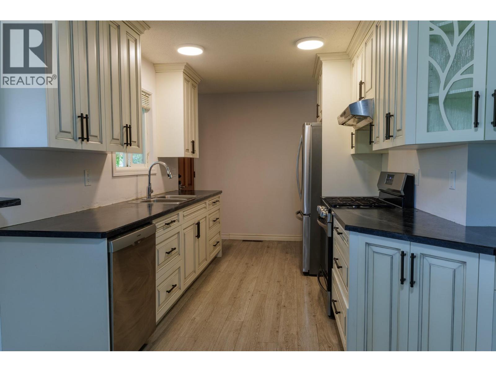 500 Mallach Road, Kelowna, British Columbia  V1X 2W8 - Photo 8 - 10392269