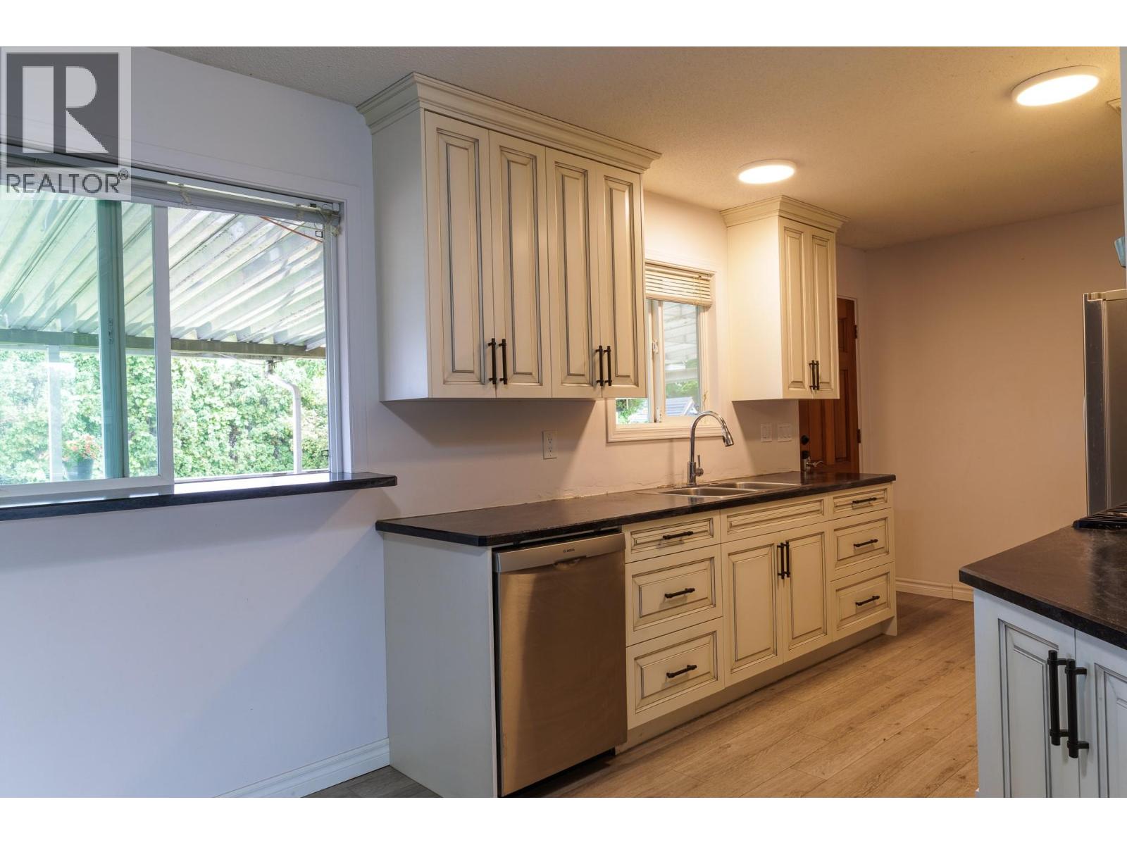 500 Mallach Road, Kelowna, British Columbia  V1X 2W8 - Photo 9 - 10392269