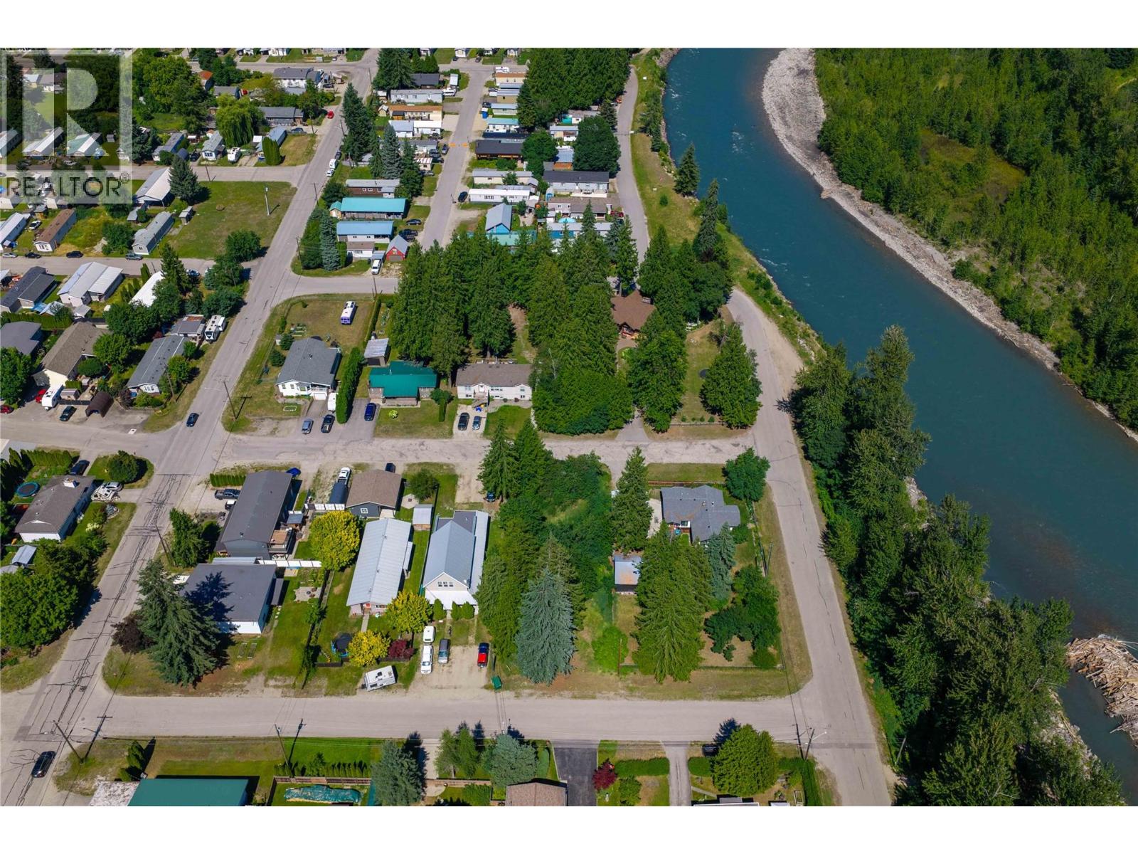 1206 Carlson Street, Revelstoke, British Columbia  V0E 2S0 - Photo 4 - 10393995