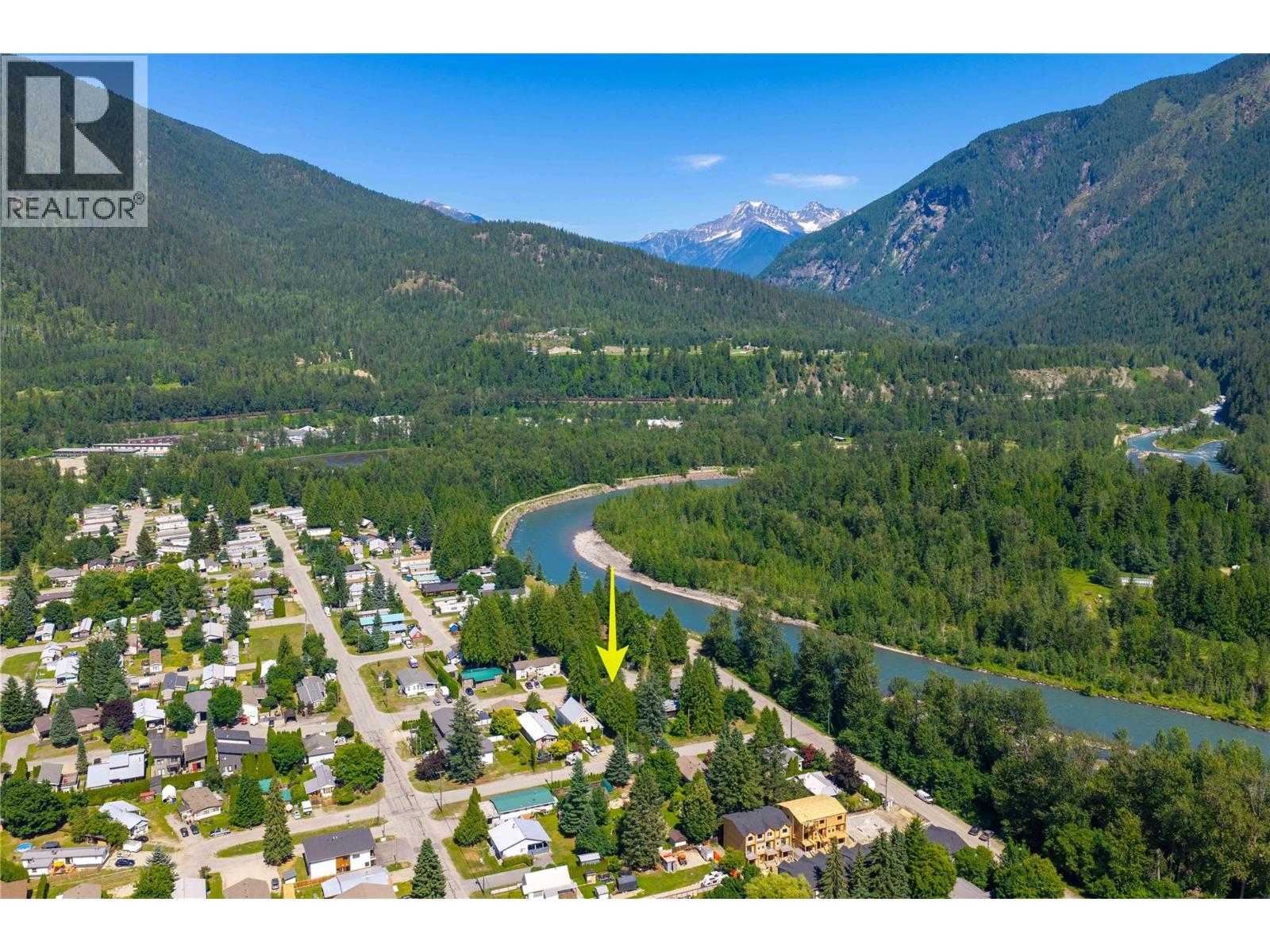 1206 Carlson Street, Revelstoke, British Columbia  V0E 2S0 - Photo 6 - 10393995