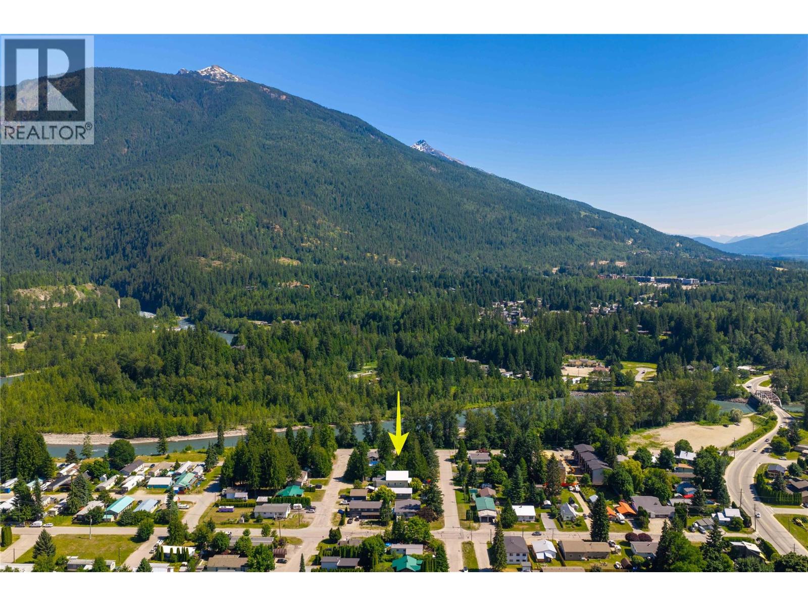 1206 Carlson Street, Revelstoke, British Columbia  V0E 2S0 - Photo 7 - 10393995