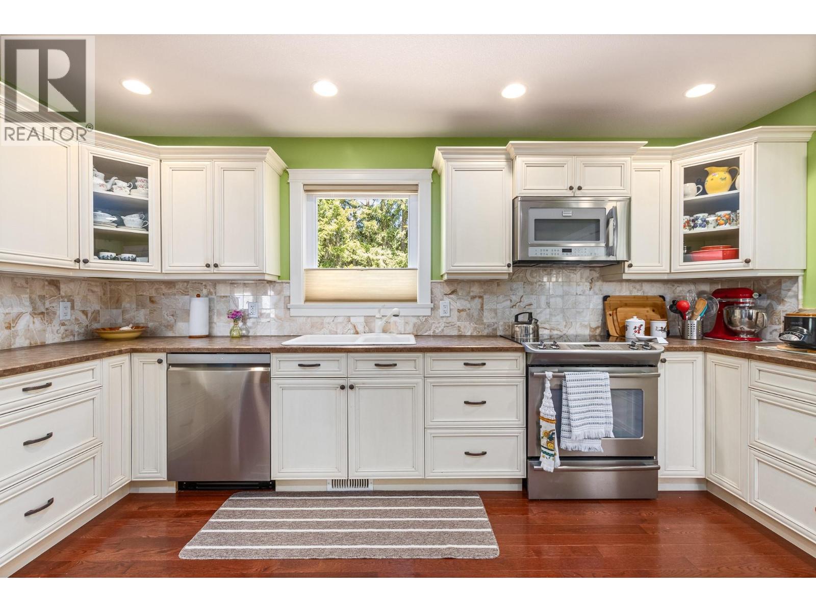 1370 20 Avenue Se, Salmon Arm, British Columbia  V1E 2C9 - Photo 19 - 10393786