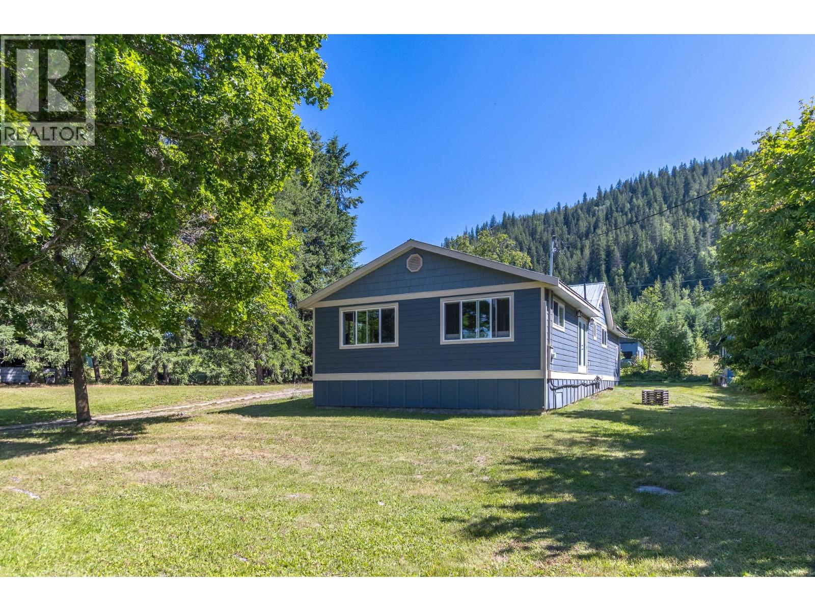 1370 20 Avenue Se, Salmon Arm, British Columbia  V1E 2C9 - Photo 34 - 10393786