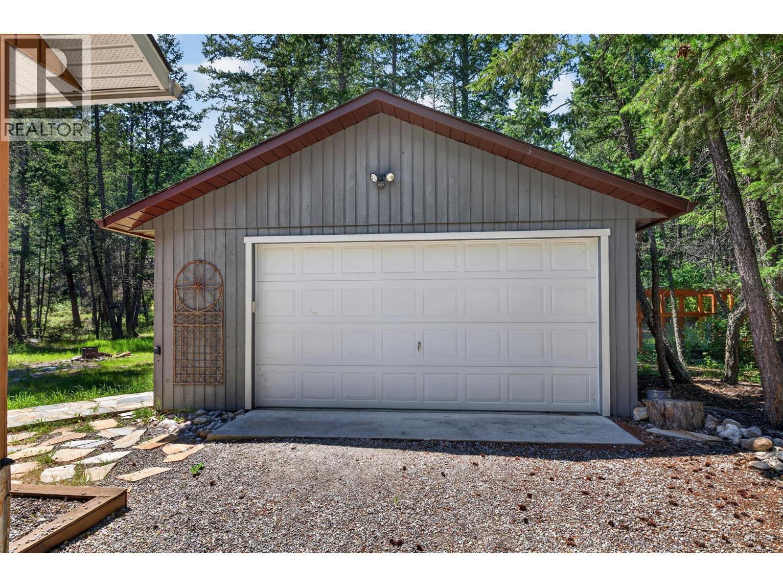 5375 Dutch Creek Road, Fairmont Hot Springs, British Columbia  V0B 1L2 - Photo 3 - 10392854